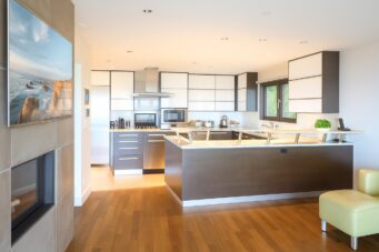 3389 Thompson Crescent